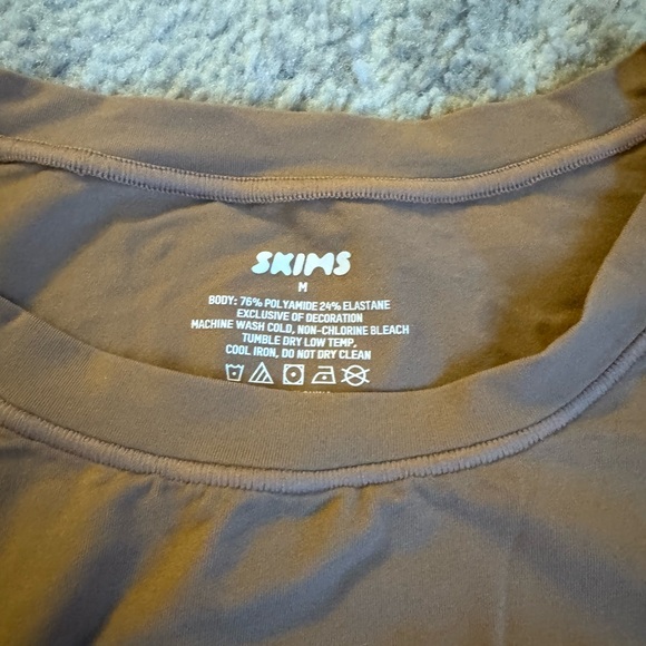 SKIMS fits everybody tee - Picture 2 of 2